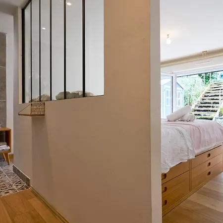 Maison Contemporaine - - Jardin Daire *